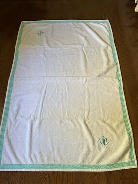 Methode JPWhite Bath Towel with Mint Border - Premium Home Bath
Paris
